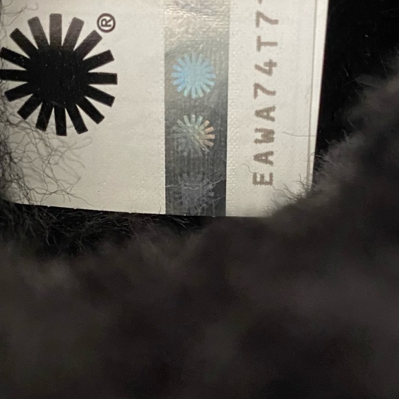 UGG Classic Short Boots Kid’s 6 (Fits Women’s 8) NWOB - Picture 13 of 15